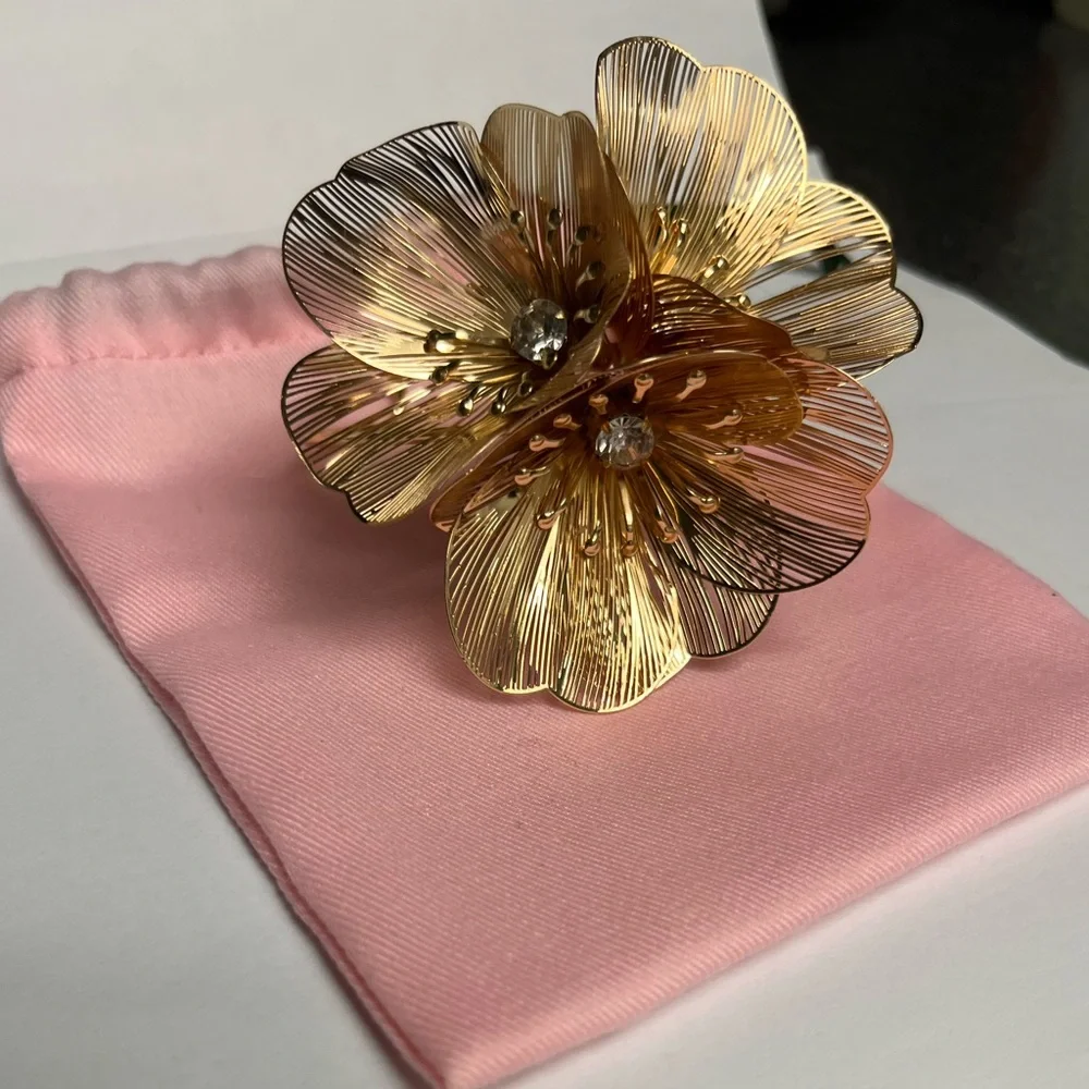 NWT ⚜️👑⚜️ Piper K  Accessories Crystal Flower Filigree Cuff Bracelet - Picture 8 of 11